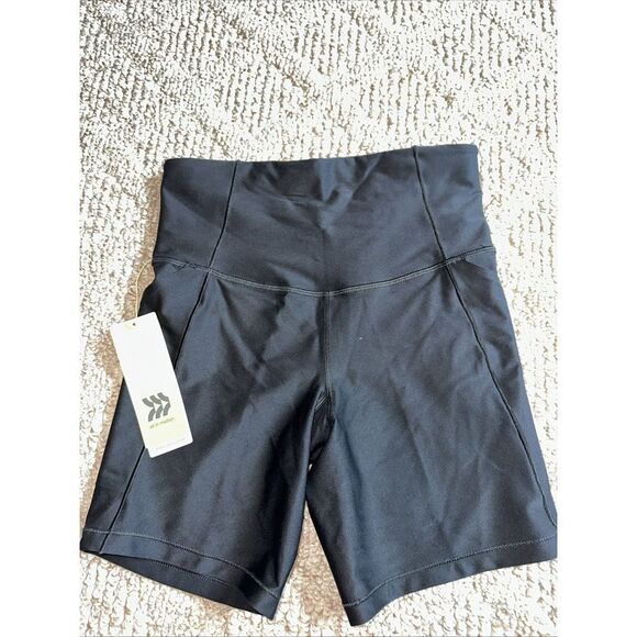Womens NWT- All In Motion- effortless biker, short- Black size small - 6" Inseam - Picture 1 of 6